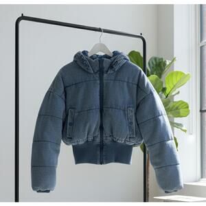 Good American Cropped Quilted Denim Puffer Jacket